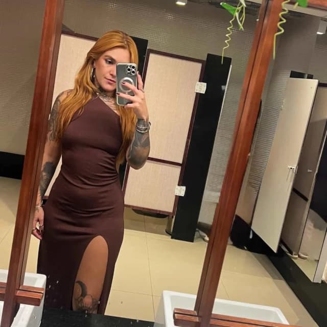 Ana Kelly • Tatuadora JF