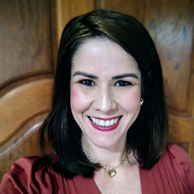 Euciene Sampaio confeiteira e consultora de beleza 🎂🍰 🍬 🍫