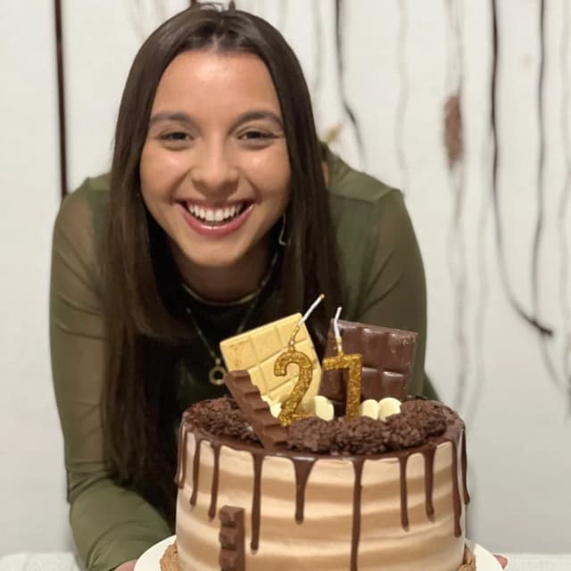 Marcella Rezende - Confeitaria Doce Caramelo