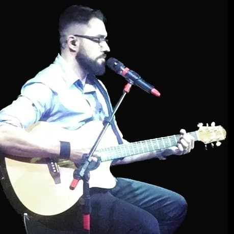 Rodrigo Guerra Voz e Violão